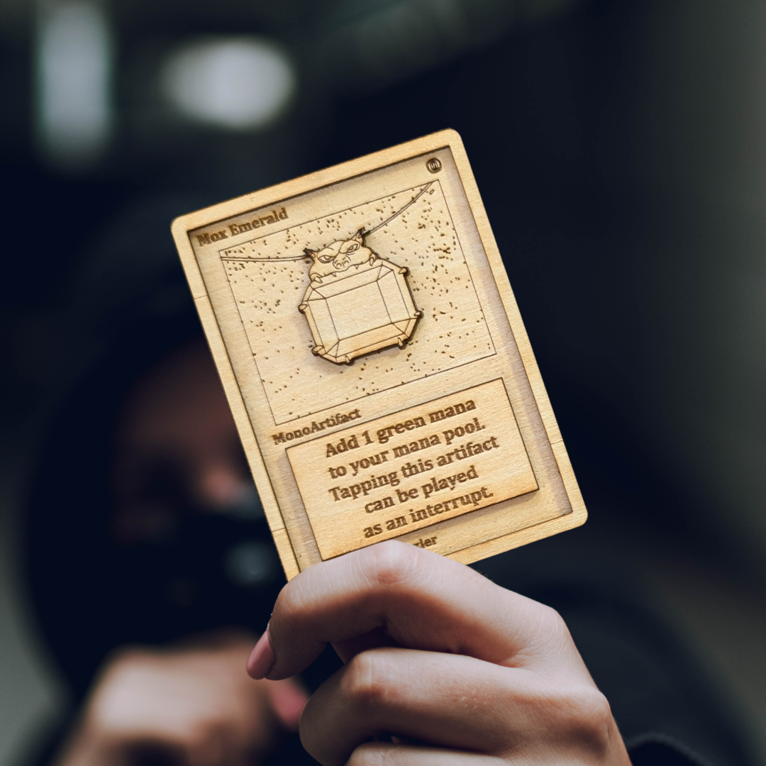 Carta Magic: The Gathering Mox Emerald 🌿 in Legno - Incisione Laser