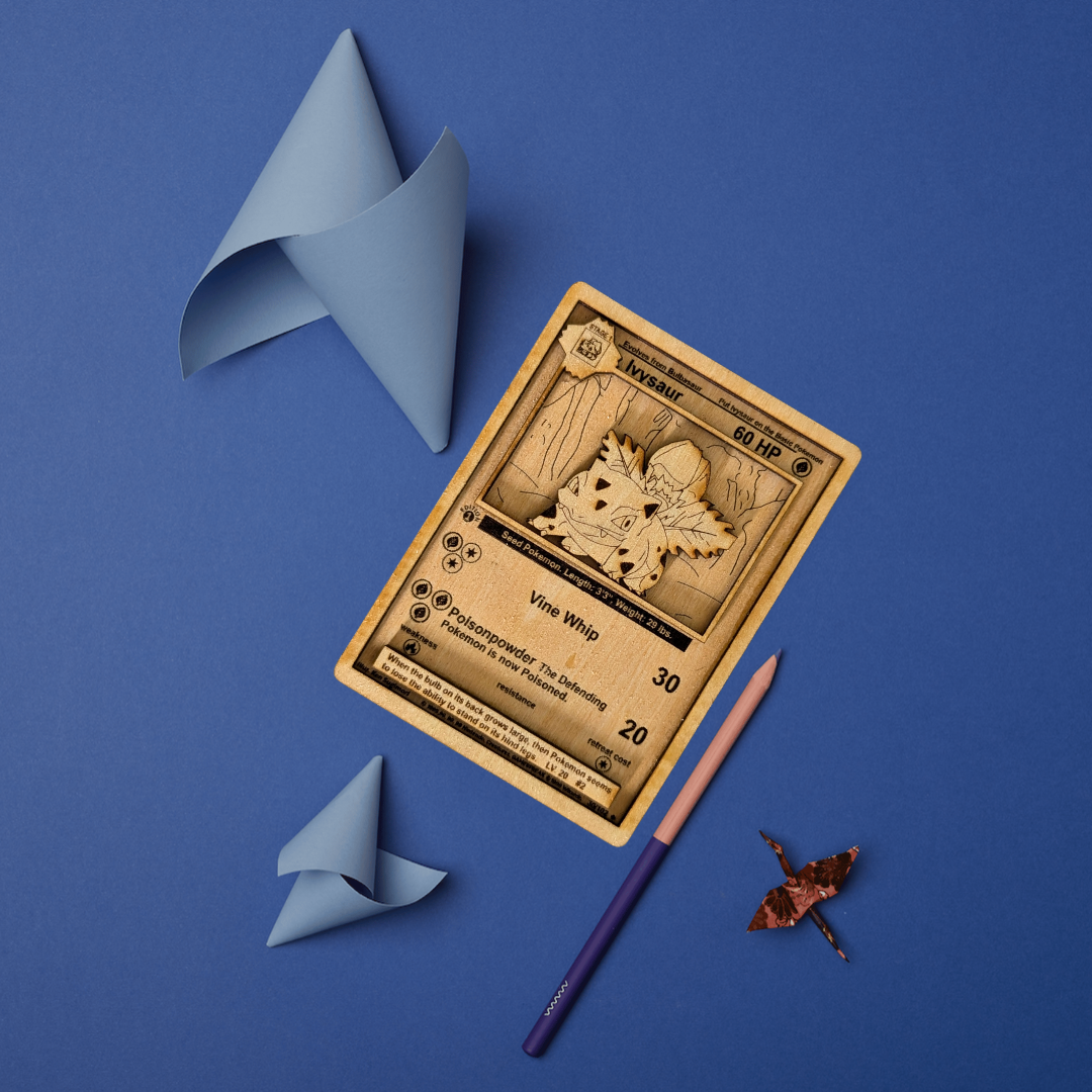 Carta Pokémon Ivysaur Multistrato in Legno con Incisione Laser 🌿✨