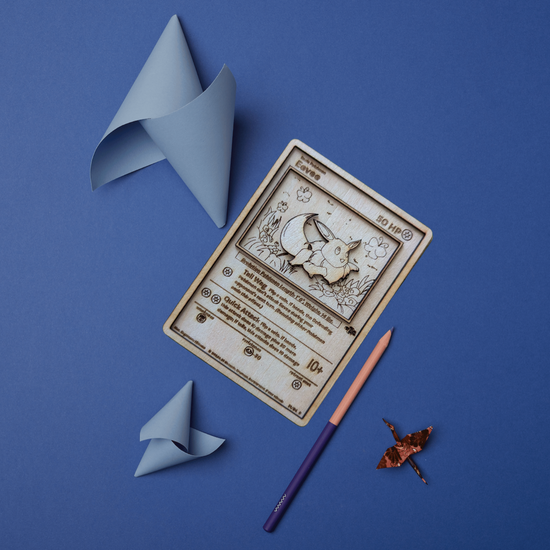 Carta Pokémon Eevee Multistrato in Legno con Incisione Laser 🐾✨