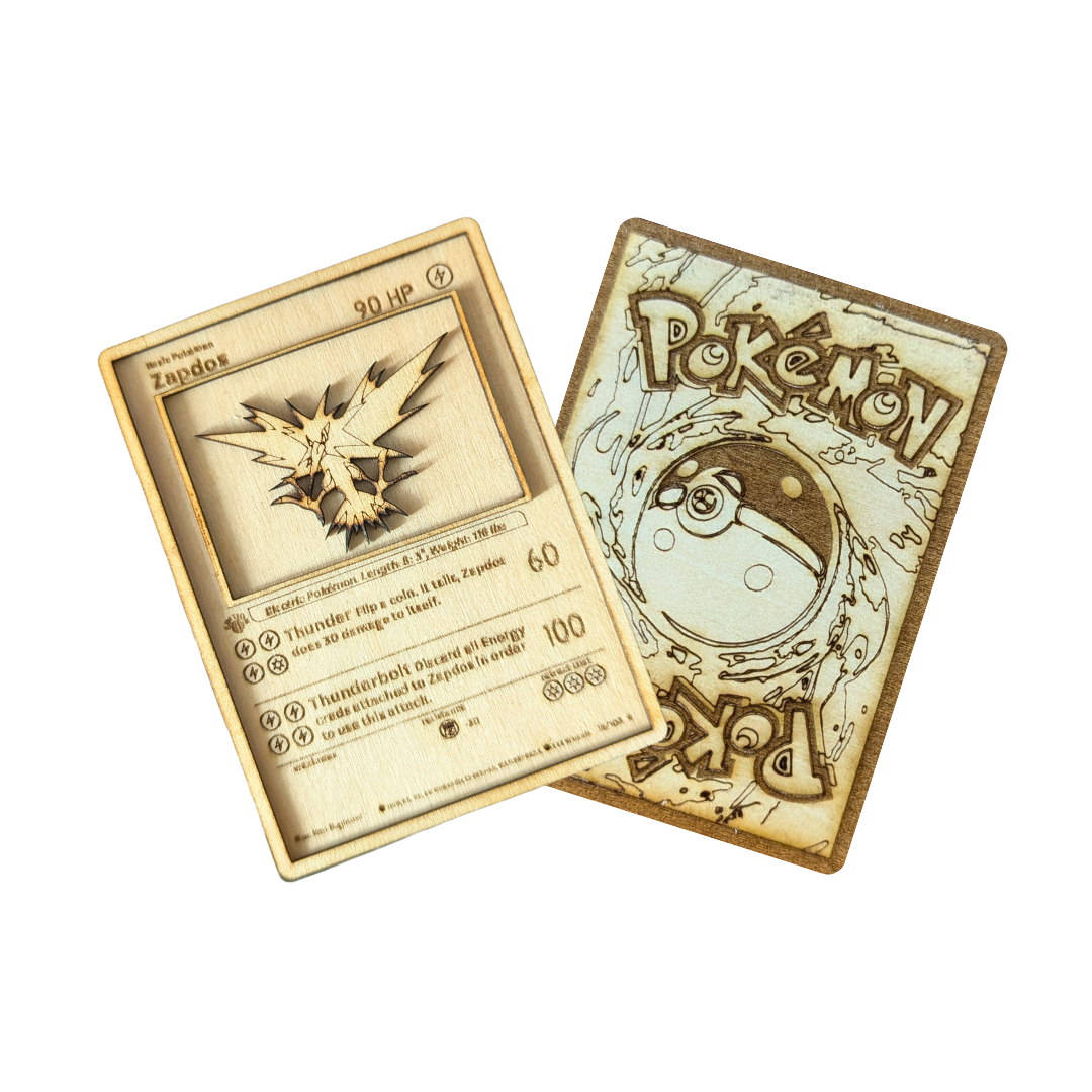 Zapdos in Legno: Carta Pokémon Leggendaria Multistrato con Incisione Laser ⚡