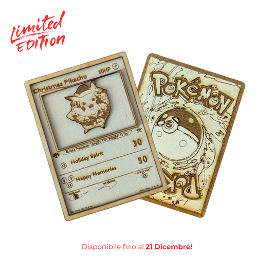 Christmas Pikachu in Legno: Carta Pokémon Multistrato con Incisione Laser – Limited Edition Natale ’25 ⚡🎄