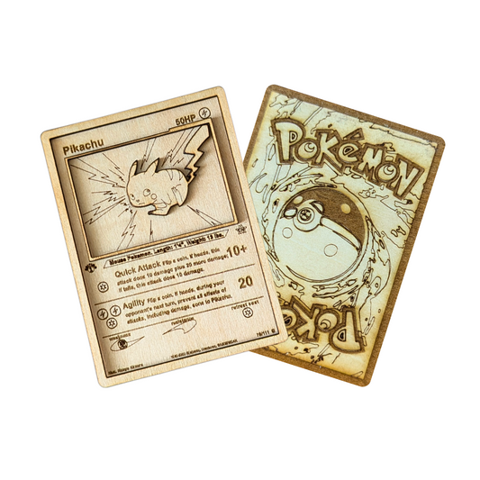 Carta Pokémon Pikachu Multistrato in Legno con Incisione Laser - Colleziona l'Iconico Pokémon! 🌟