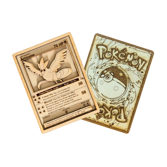 Carta Pokémon Articuno in Legno Multistrato con Incisione Laser - Design Unico