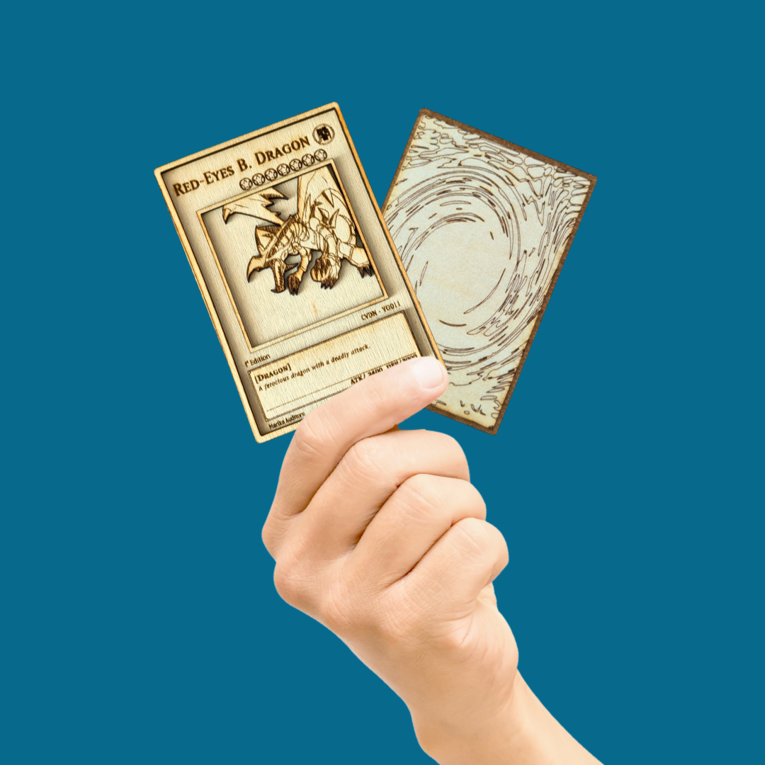 Drago Nero Occhi Rossi in Legno – Carta Yu-Gi-Oh! Red-Eyes B. Dragon Multistrato con Incisione Laser 🐉🔥